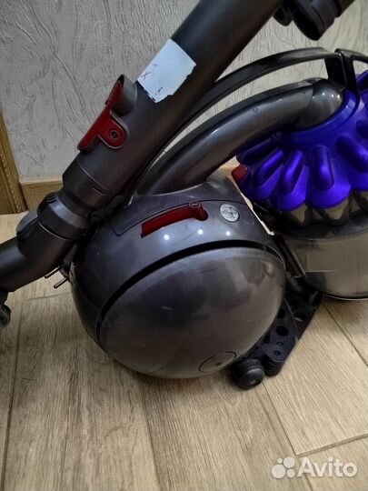 Пылесос Dyson dc37