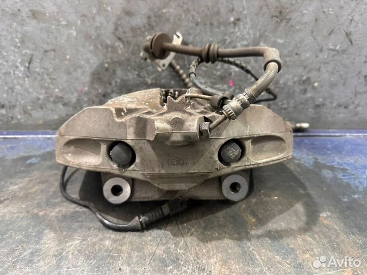 Суппорт передний левый Bmw 5 F10 N55B30A 3.0T