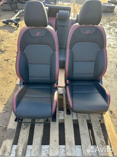 Кожаный салон coolray