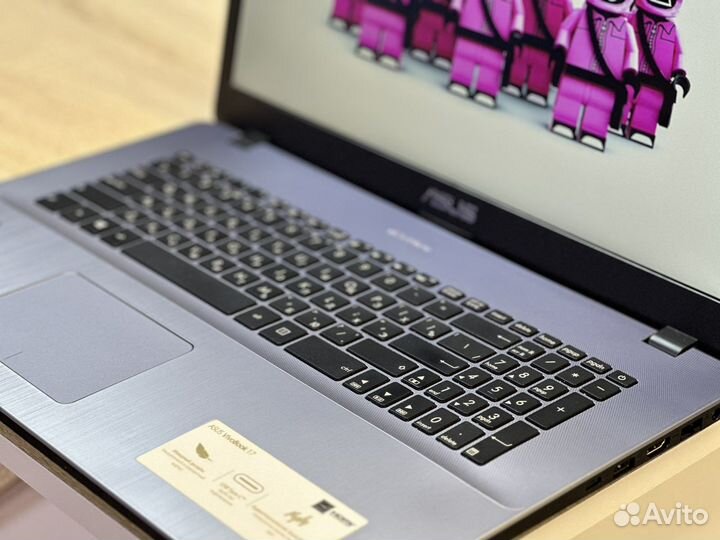 Ноутбук Asus 17.3/4-х ядерный/SSD 256gb/Ram 8gb