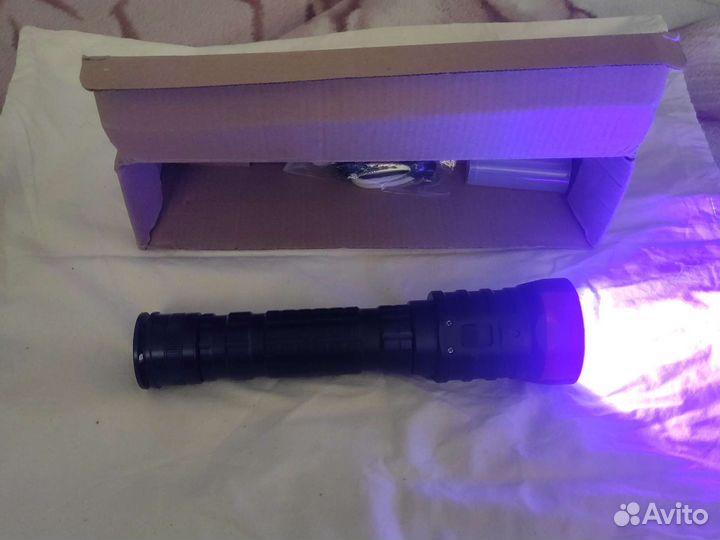 Ультрафиолетовый подводный фонарь