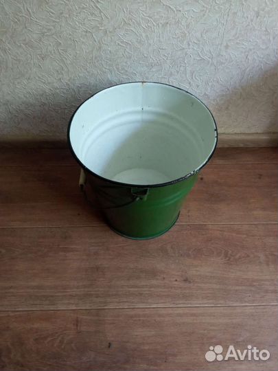 Эмалированное ведро