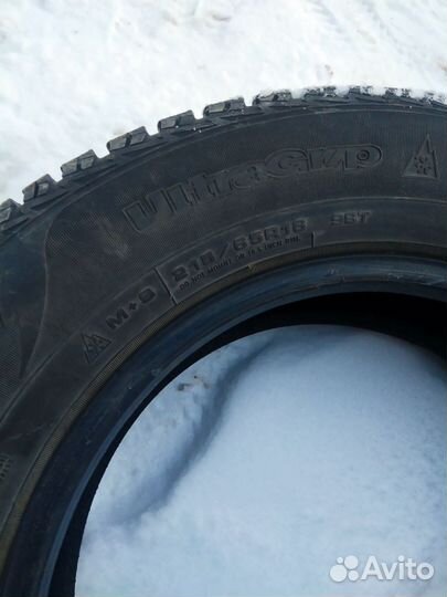 Goodyear UltraGrip 215/65 R16