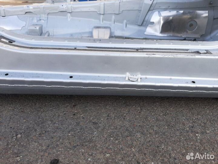 Порог кузовной правый Mercedes-Benz S-Class W221