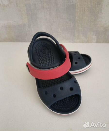 Сандалии crocs детские