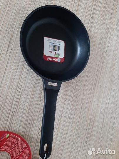 Продам новую сковородку Rondell Zeita Neu, 20 см
