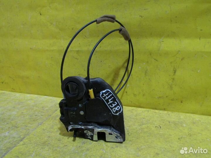 Замок двери Toyota Corolla 150 07г 11438