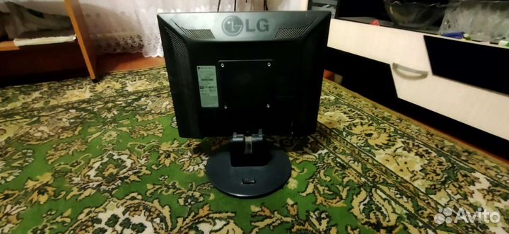 Монитор LG