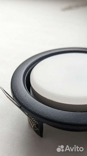 Светильники новые, в натяжной потолок GX53