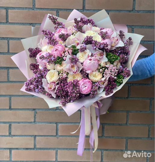 Букеты из кустовых роз и гортензий. Доставка