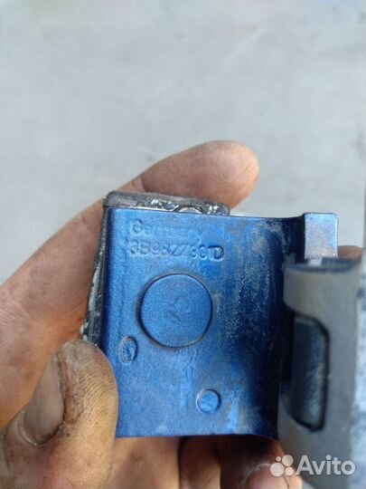 Петля двери багажника для VW Passat (B5) 1996-2000