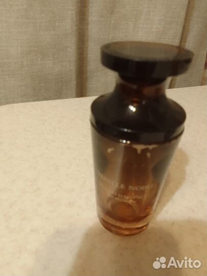 Пустые флаконы от парфюма