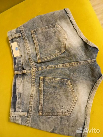 Джинсовые шорты