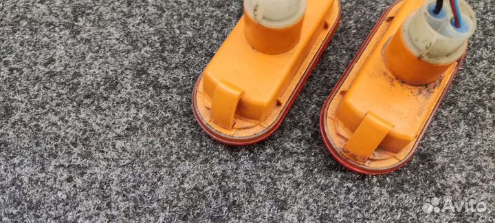 Повторитель в переднее крыло Ford