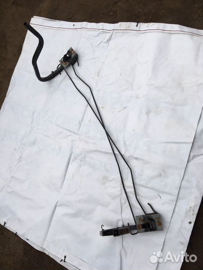 Петли крышки багажника Nissan Maxima A 33