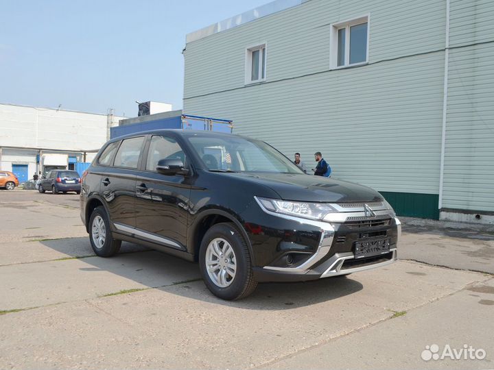 Mitsubishi Outlander 2.0 CVT, 2022
