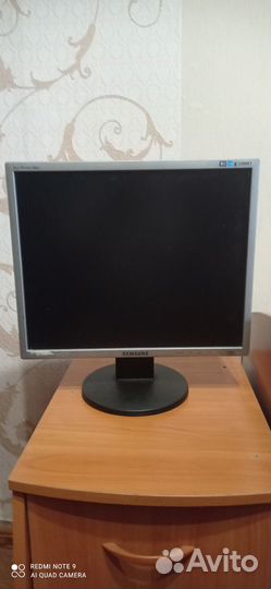 Мониторы 17 и 19