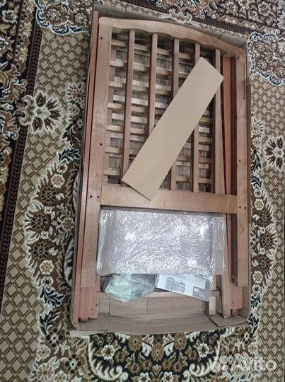 Детская кроватка с маятником