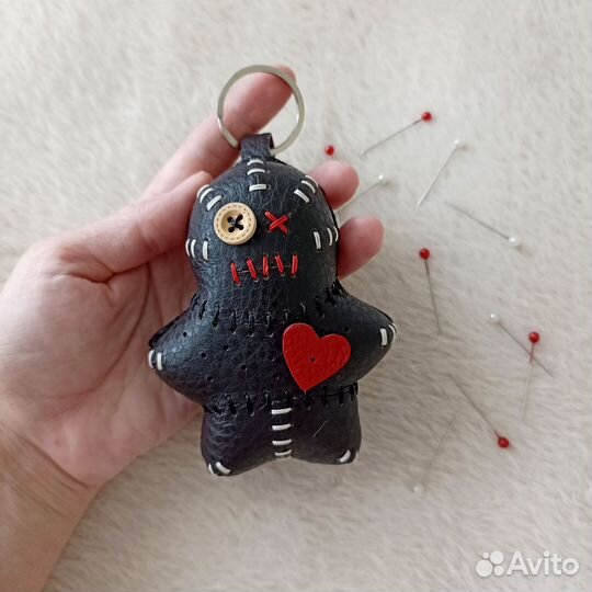 Кукла-брелок из натуральной кожи