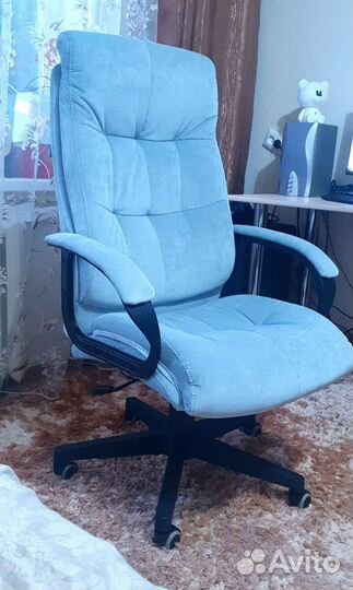 Компьютерное кресло руководителя