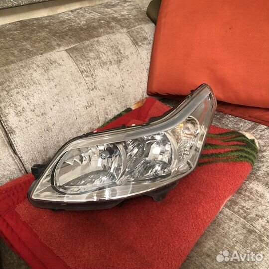Фара левая citroen c4