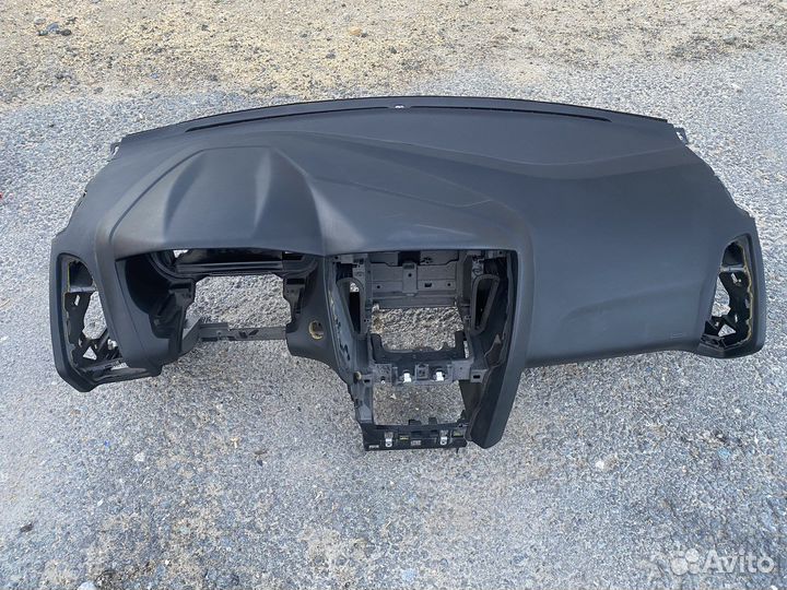 Продам панель (торпедо) Ford Focus 3 дорест