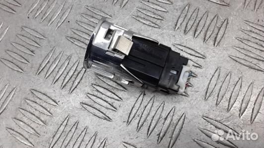 Кнопка запуска двигателя toyota corolla verso 2 (9