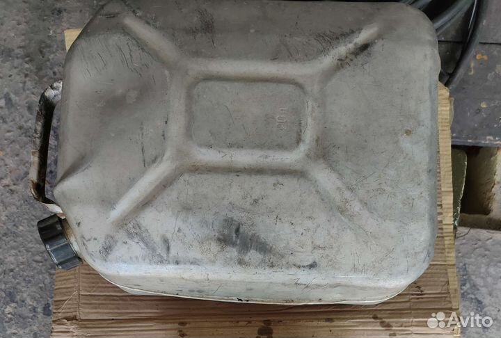 Канистра для бензина