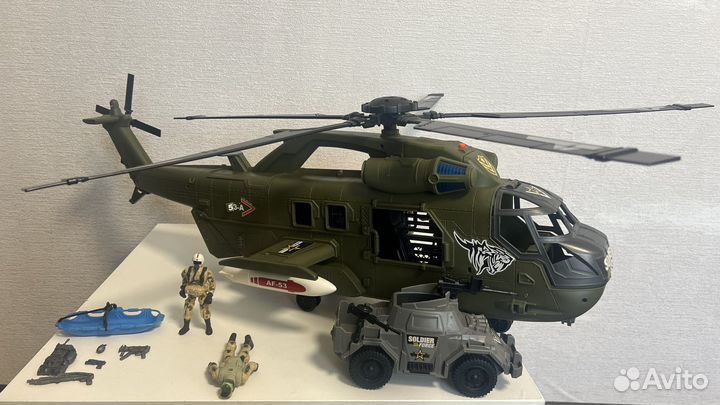 Большой игрушечный вертолет Chap Mai