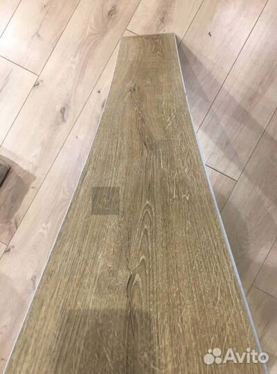 Кварцвиниловая плитка клеевая