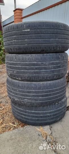 Kumho Ecsta HS51 235/55 R17