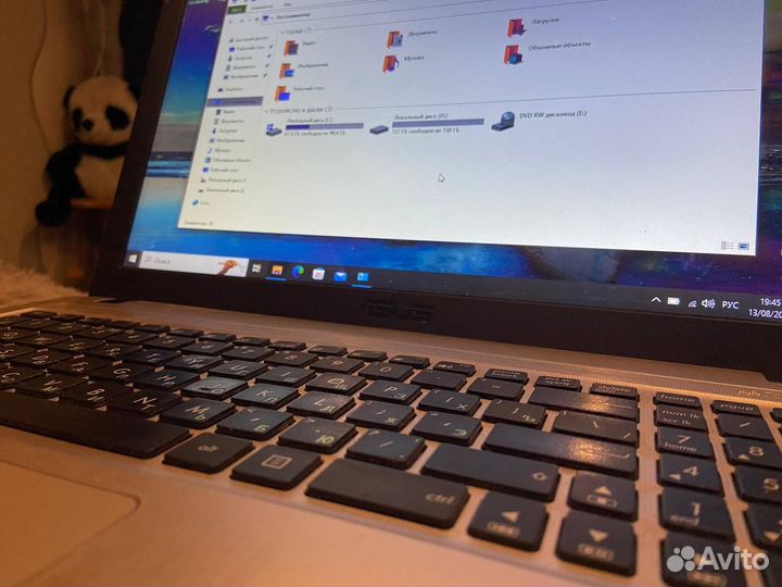 Ноутбук Asus как новый i3, 4 gb, ssd 256