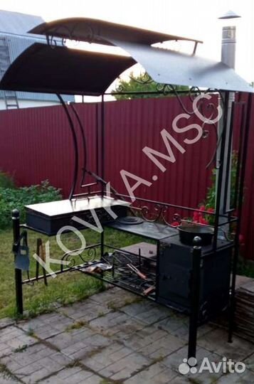 Мангал с крышей