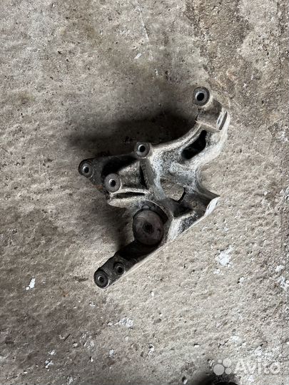 Кронштейн генератора Chery Fora a21 1.6 Estina