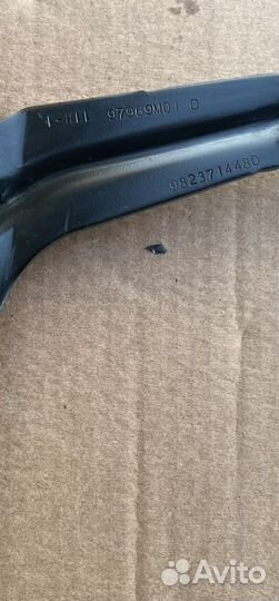 Ролик правой двери Peugeot Traveller