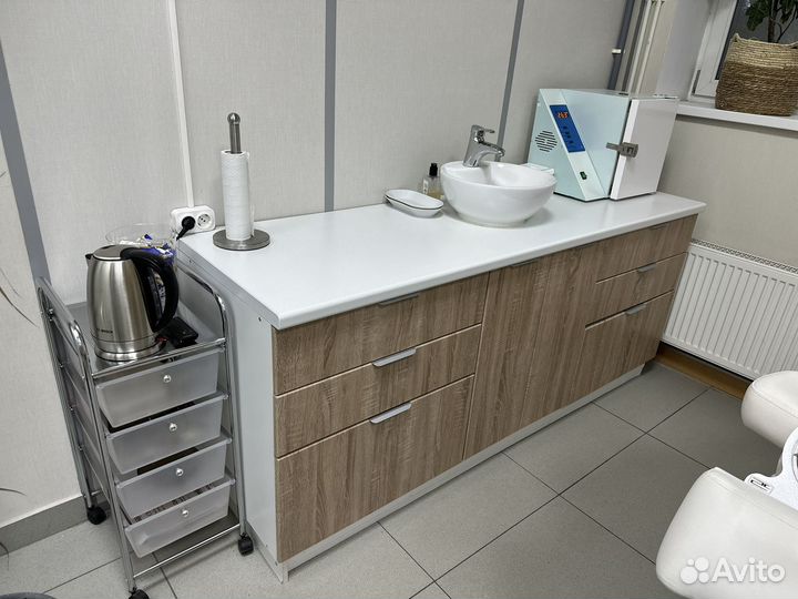 Гарнитур для салона красоты / ногтнвой студии