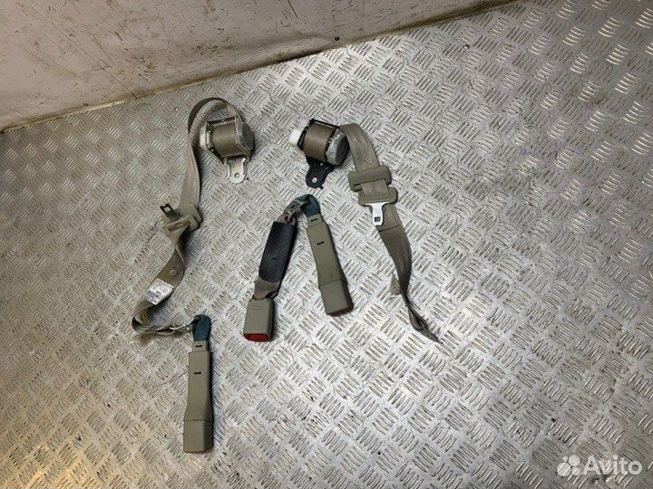 Ремень безопасности задний Toyota Camry V40 2azfe