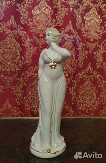 Статуэтки фарфоровые