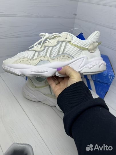 Кроссовки Adidas ozweego