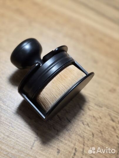 Kylie Кисть для тона travel лимитка Америка ориг