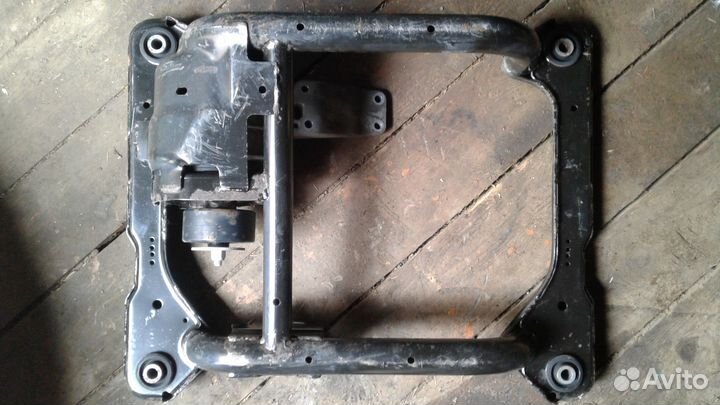 Подрамник АКПП Рендж Ровер,Range Rover 3,6 дизель