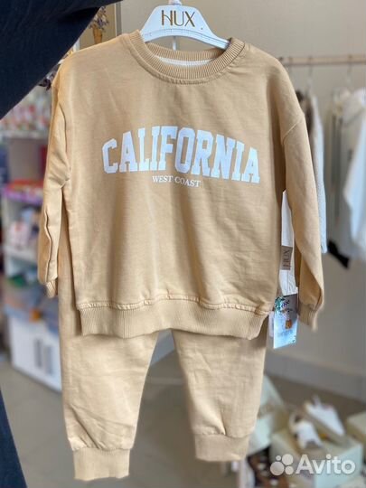 Костюм спортивный