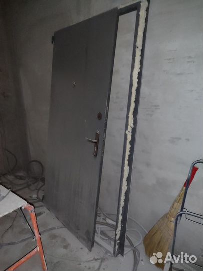 Дверь входная 98x205. Торг