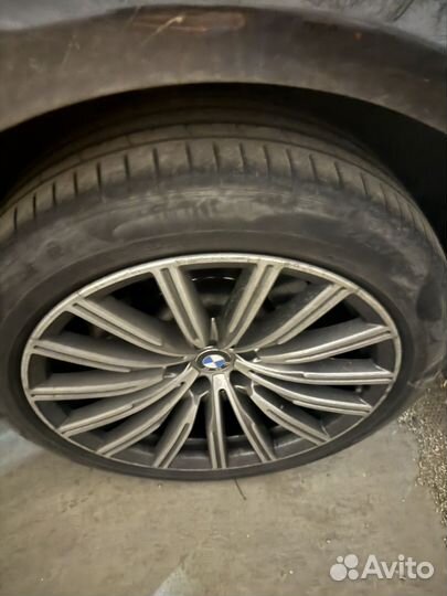 Pirelli P Zero Nero 245/45 R19 и 275/40 R19