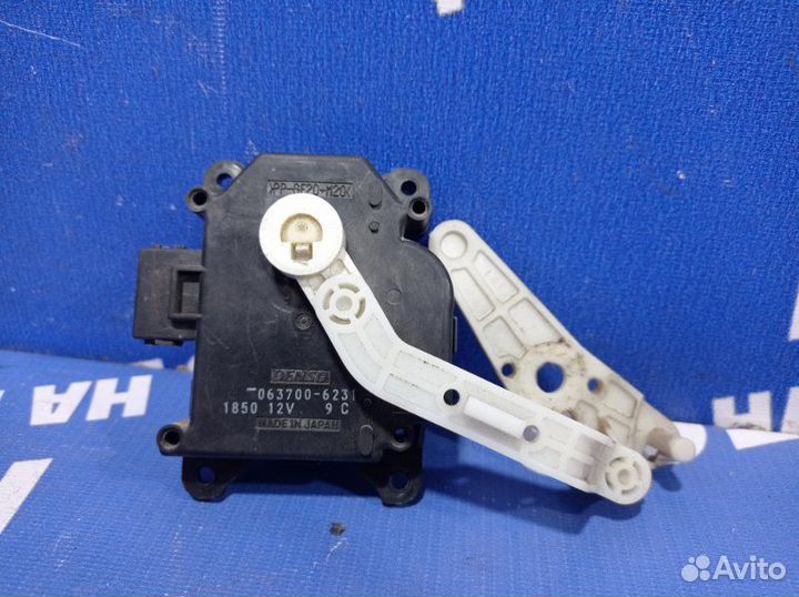 Моторчик заслонок отопителя Mitsubishi Pajero 3