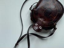 Кожаная сумочка в форме черепахи