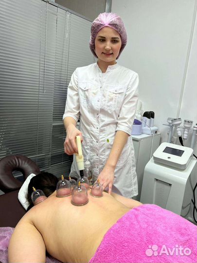 Массаж для женщин, девушек в салоне