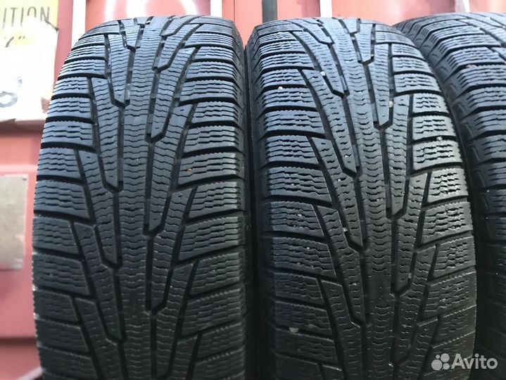 Nokian Tyres Hakkapeliitta R 215/60 R16 102V