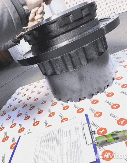 Бортовой редуктор Komatsu PC220LC-8 206-27-00422