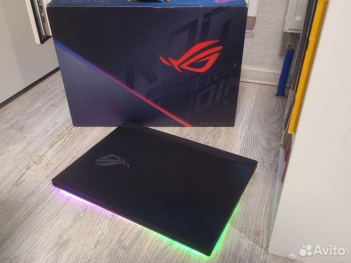 Asus ROG 17.3 i7/RTX 2070